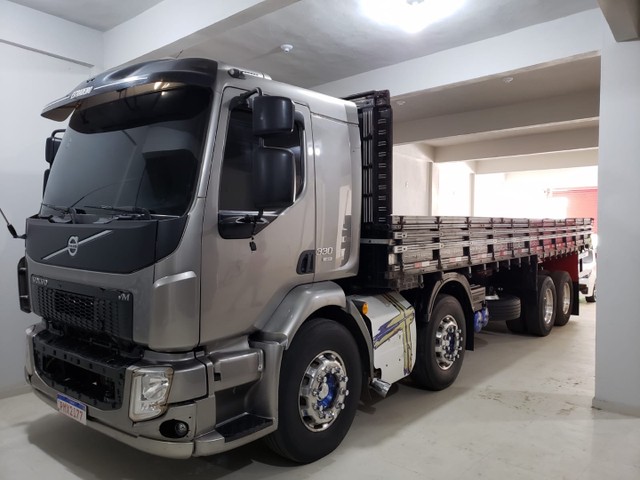 VOLVO VM 330 2015