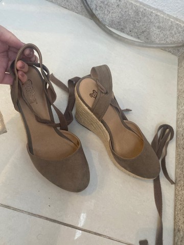 Sapato e sandalia anabela 38 - Foto 2