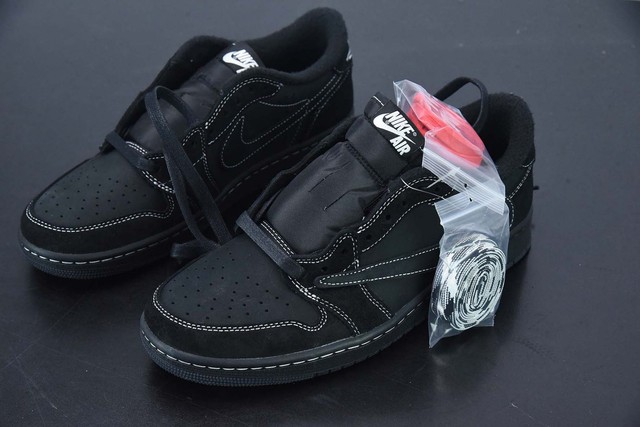 Tênis Air Jordan 1 Low X Travis Scott 'Black Phantom' - Roupas