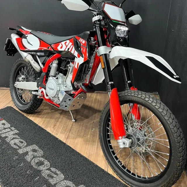 SWM 300 e 500! Moto de TRILHA que emplaca! 