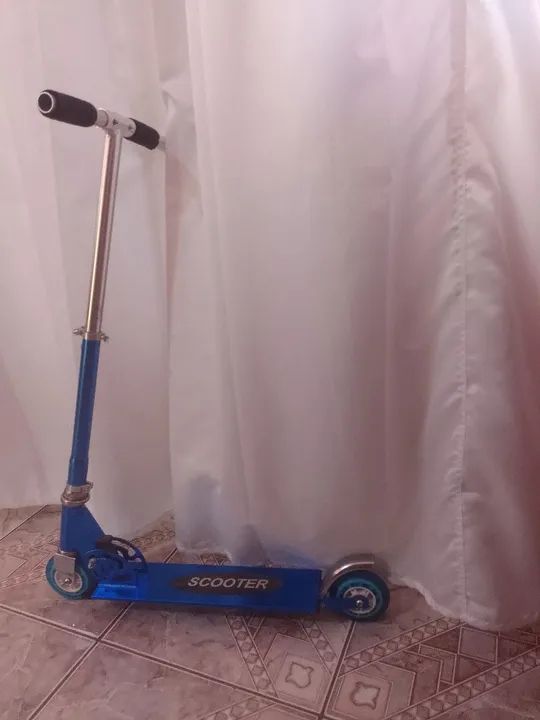 Patinete Infantil Azul - R$  35.00 - Foto 2