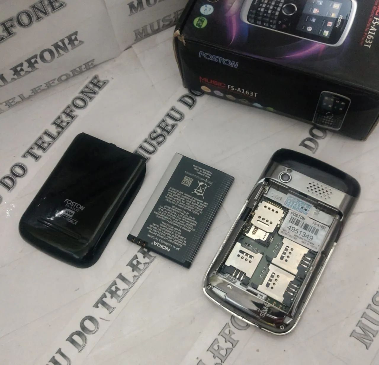 Foston tv 4 Chips celular antigo RELIQUIA impecável TIPO Q5 GUITARRINHA - Foto 2