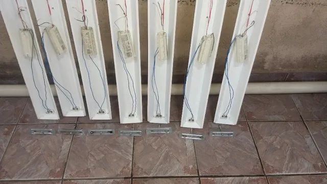 Conjunto de 7 luminárias tubulares com reator - Foto 4