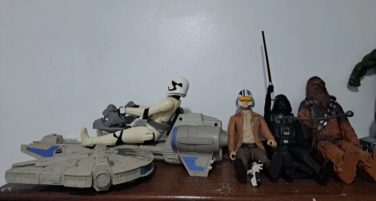 Coleção Star Wars bonecos e veículos