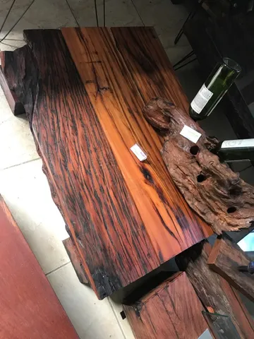 Mesa de madeira rustica