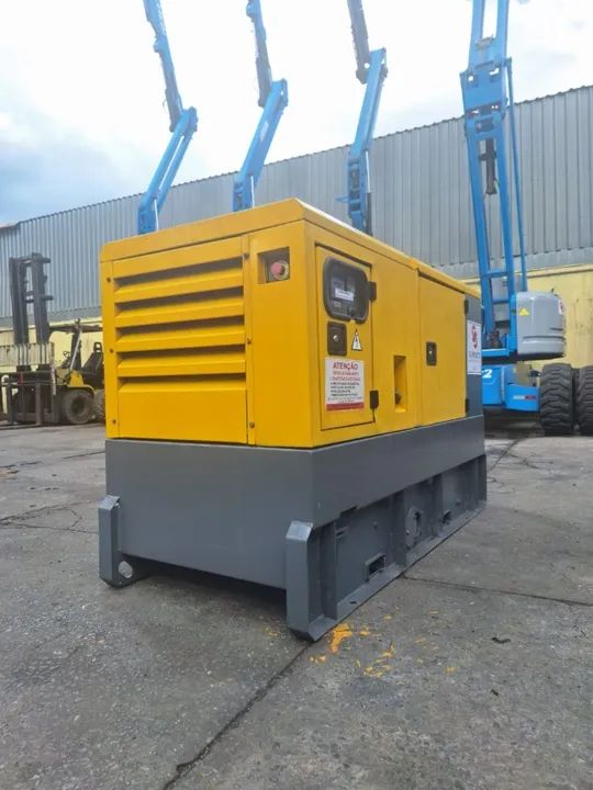 Gerador De Energia Atlas Copco 55KVA Cabinado Silenciado Ano 2012 - Foto 3