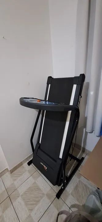 Esteira elétrica com porta copo em perfeito estado