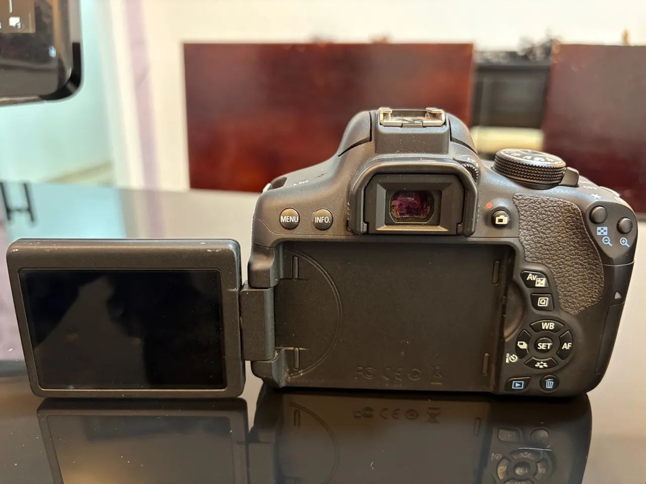 Câmera Canon EOS Rebel T6i com Lente 18-55mm + Lente 75-300mm - Foto 6