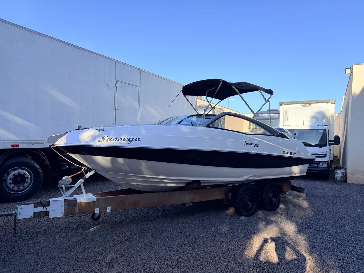 Lancha Focker 205 carreta rodoviária 