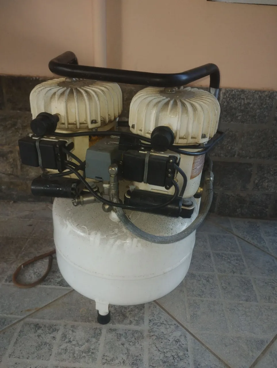 Compressor de Ar Odontológico - Ótimo estado