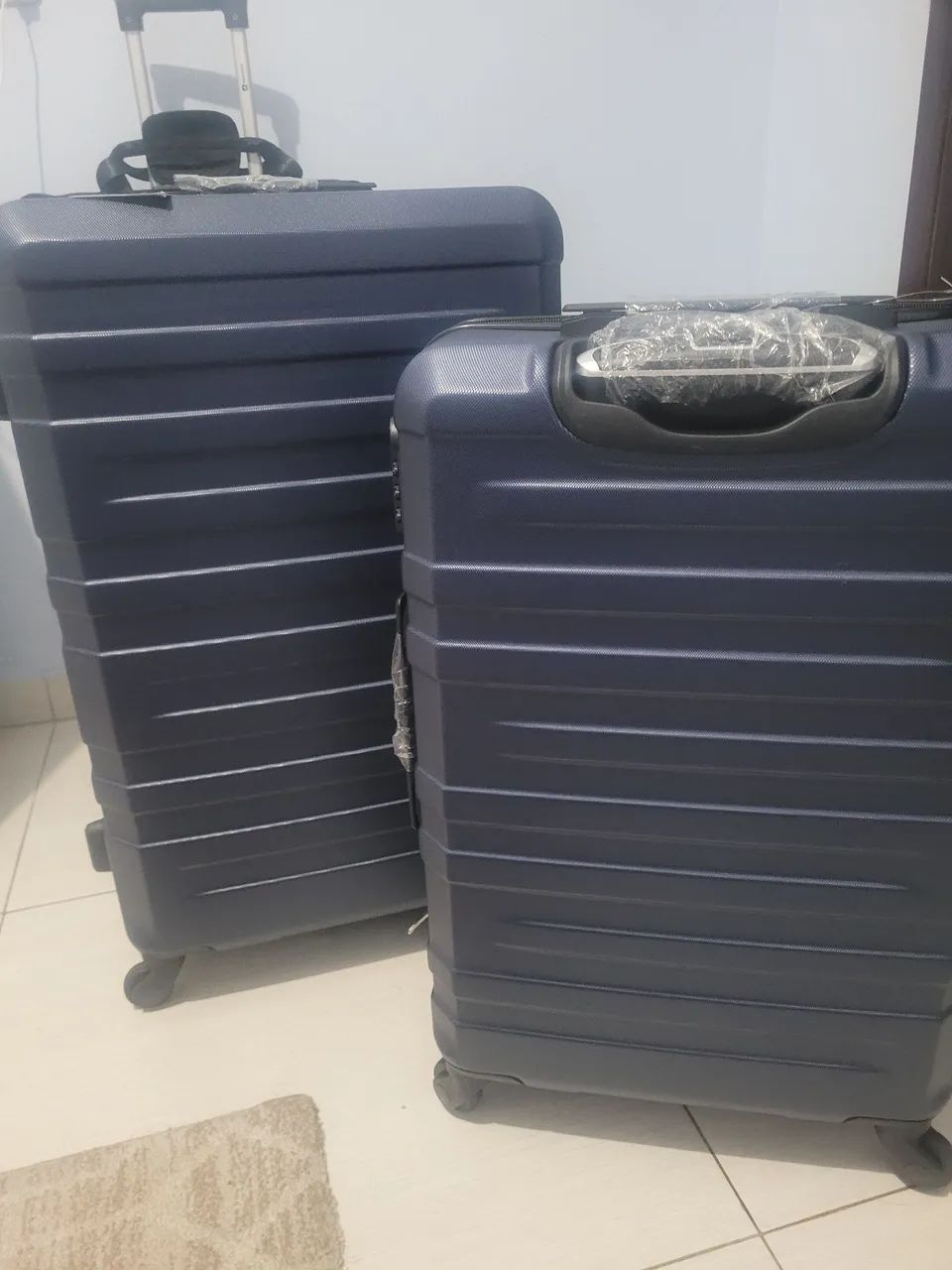 Conjunto com 2 malas de viagem,grande e media - Foto 2