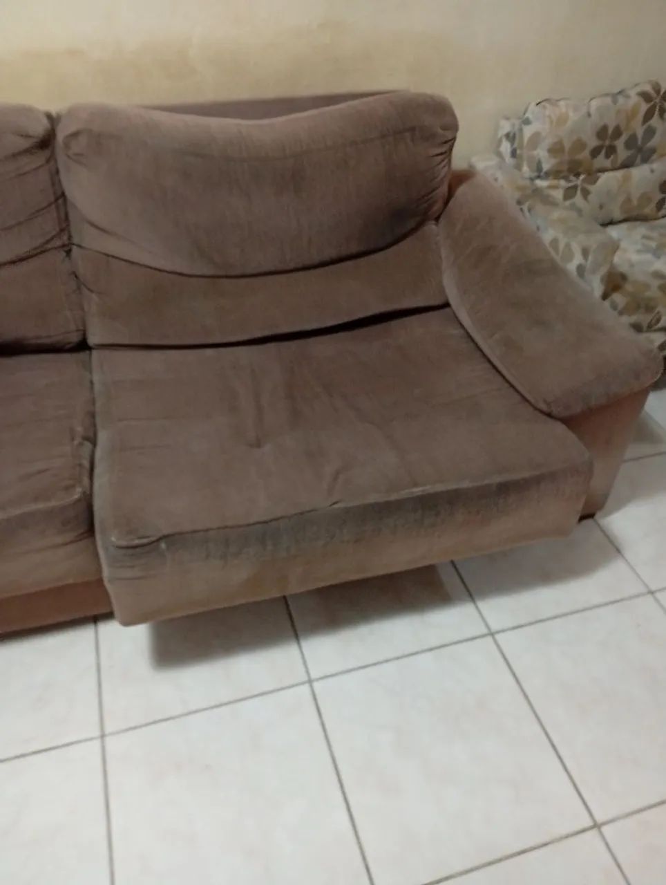 Comfortable Two-Seat Sofa65104742914561121