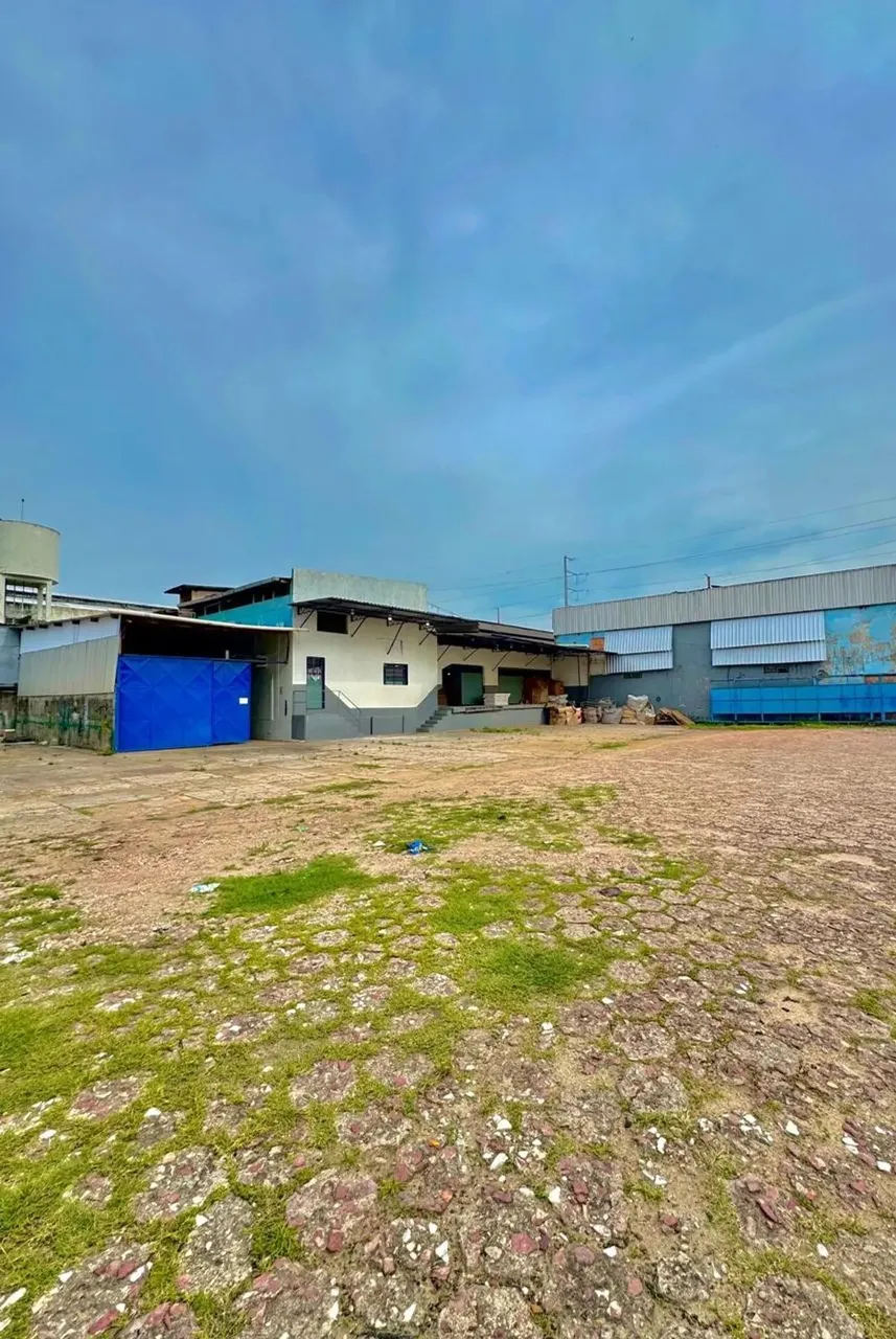 Galpão no Av. Tefé - 625m² com doca