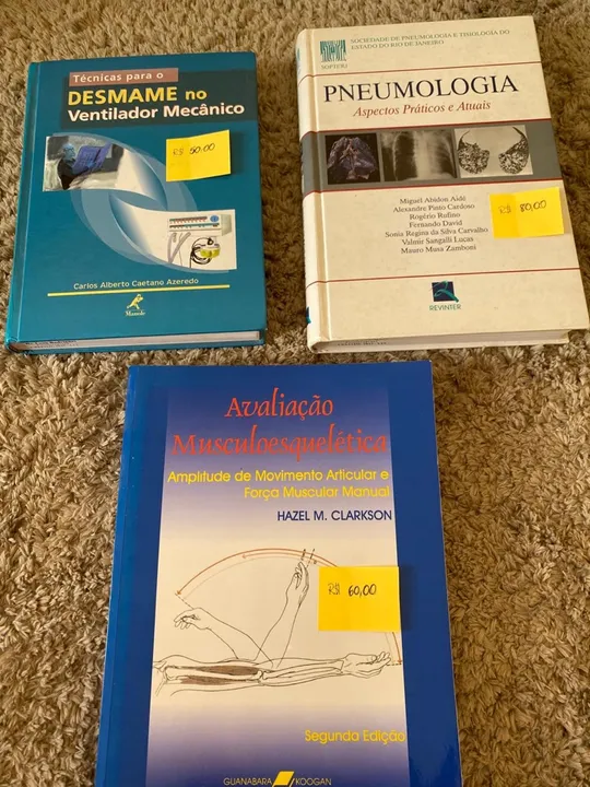 Livros de medicina e fisioterapia