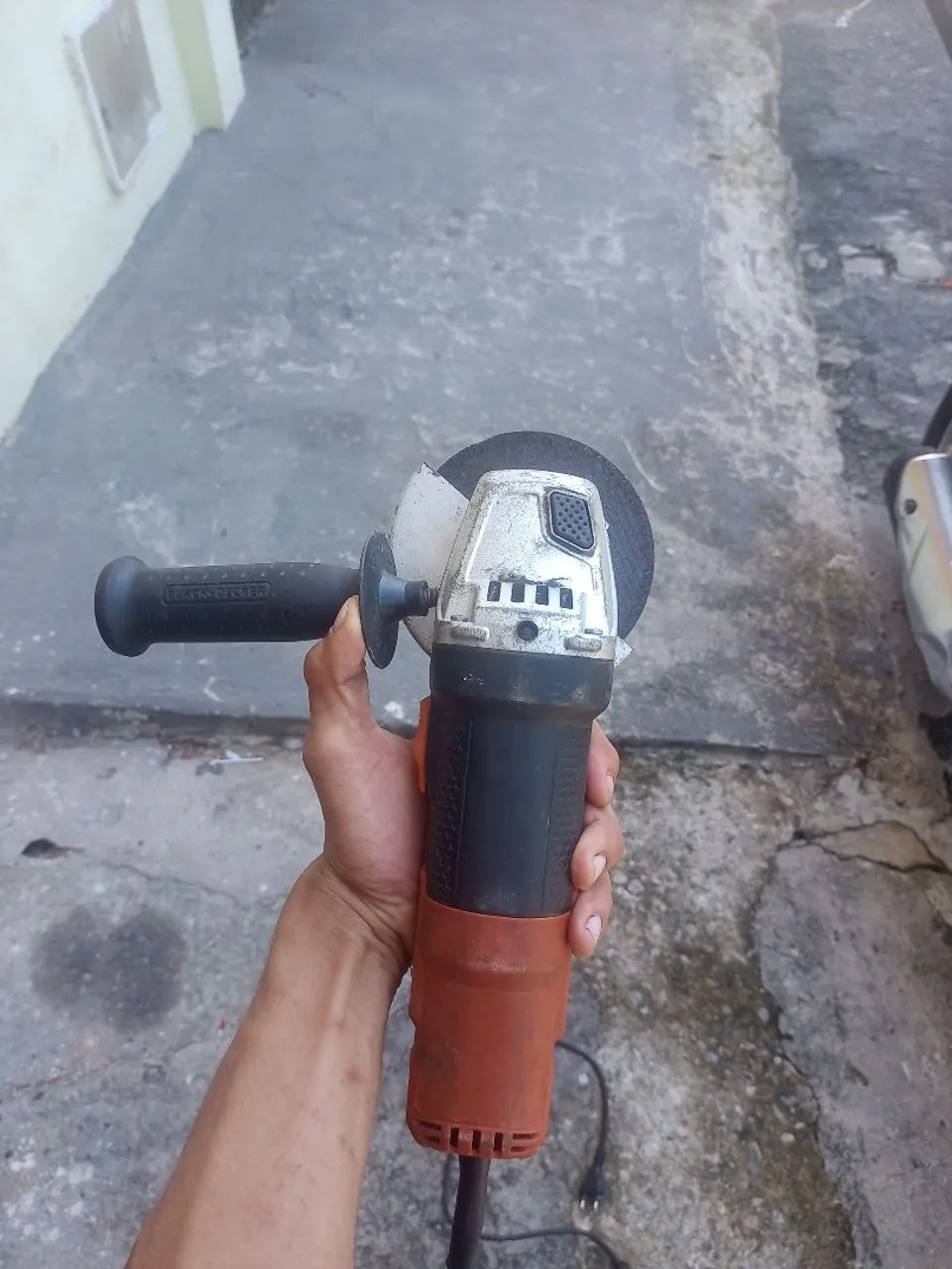 Esmerilhadeira Black+Decker