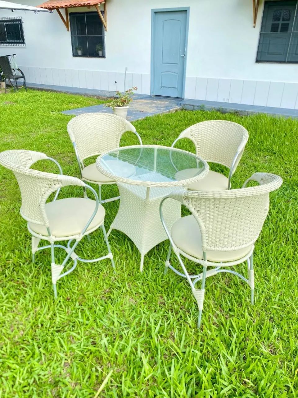 Deixe sua Área de Lazer mais Elegante com Nosso Conjunto de Mesa Brasil.