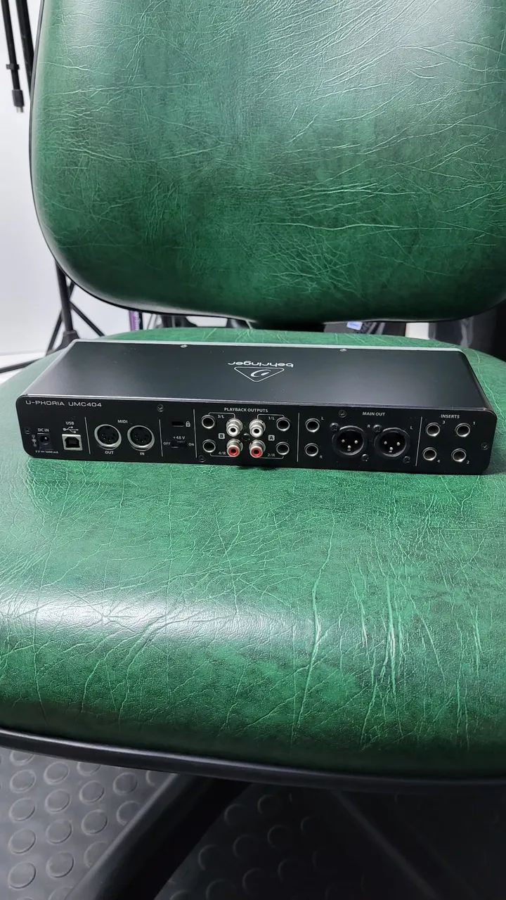 Behringer U-phoria UMC404 - Interface de Áudio - Foto 2