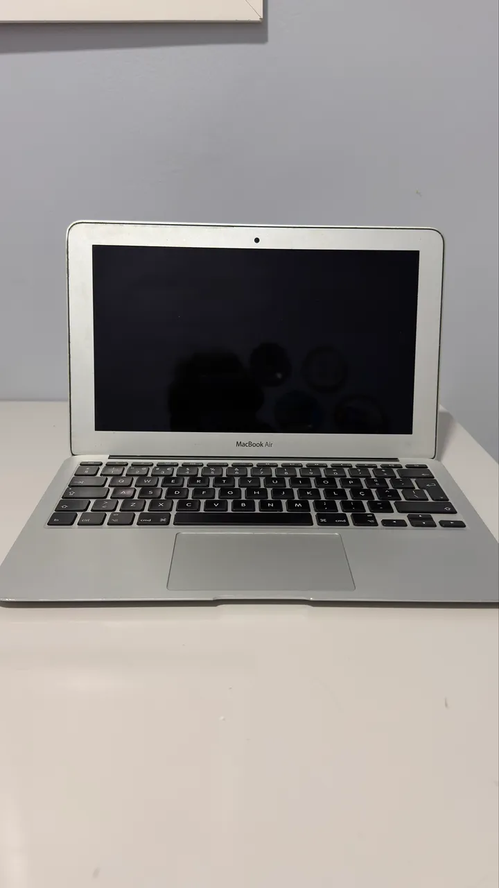 macbook air 11 i5 2gb