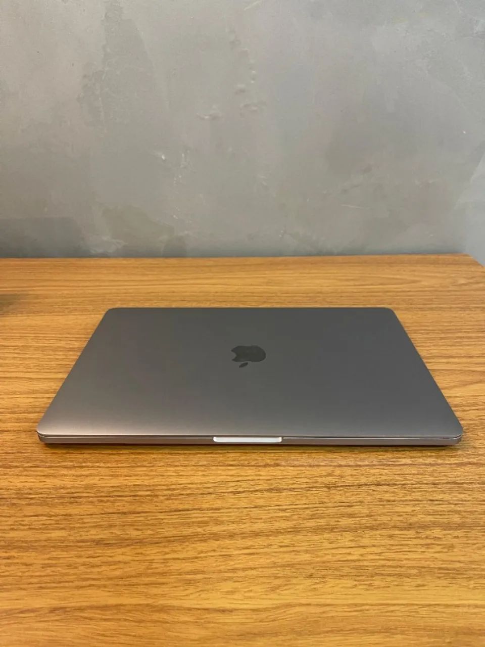 MacBook Pro 2020 com Chip M1, 8GB RAM - Perfeito Estado
