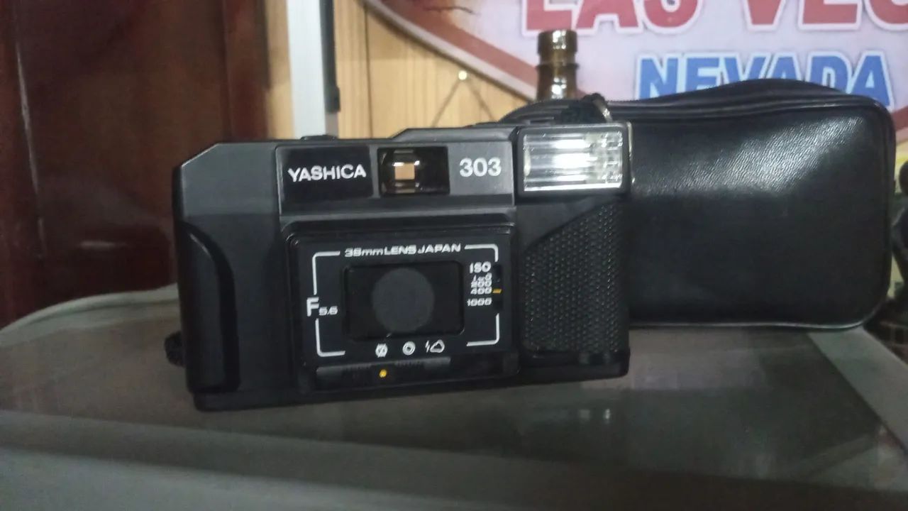 Máquina fotográfica yachica 303