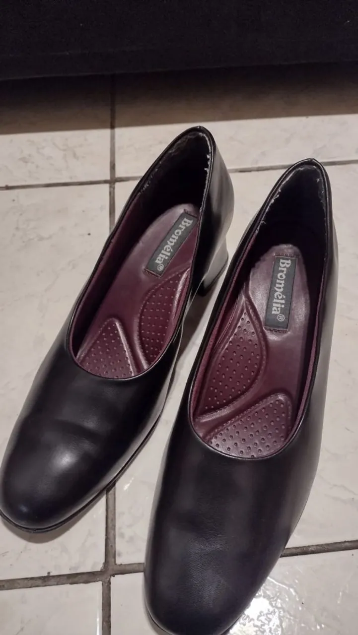 Scarpin social bico redondo preto