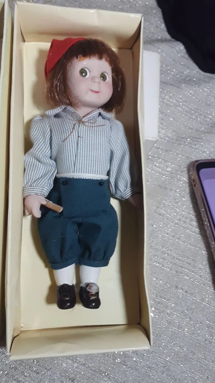 Boneca de porcelana vintage