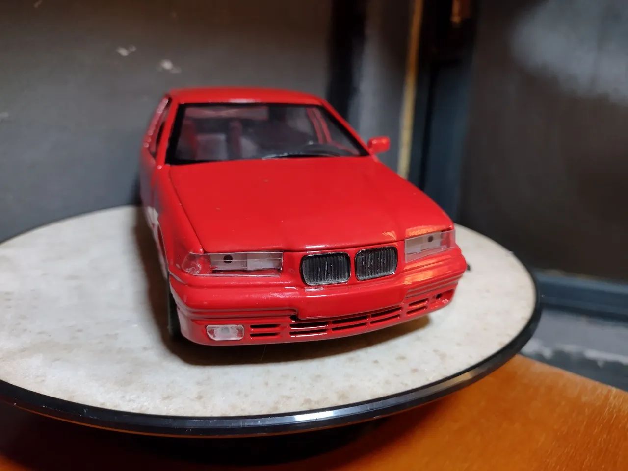 BMW 325i 1/18 com detalhes - Foto 5