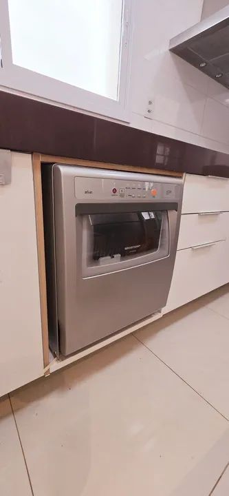 Lava Louça Brastemp 8 Serviços Ative BLF08AS Prata. Muito boa! Usada.