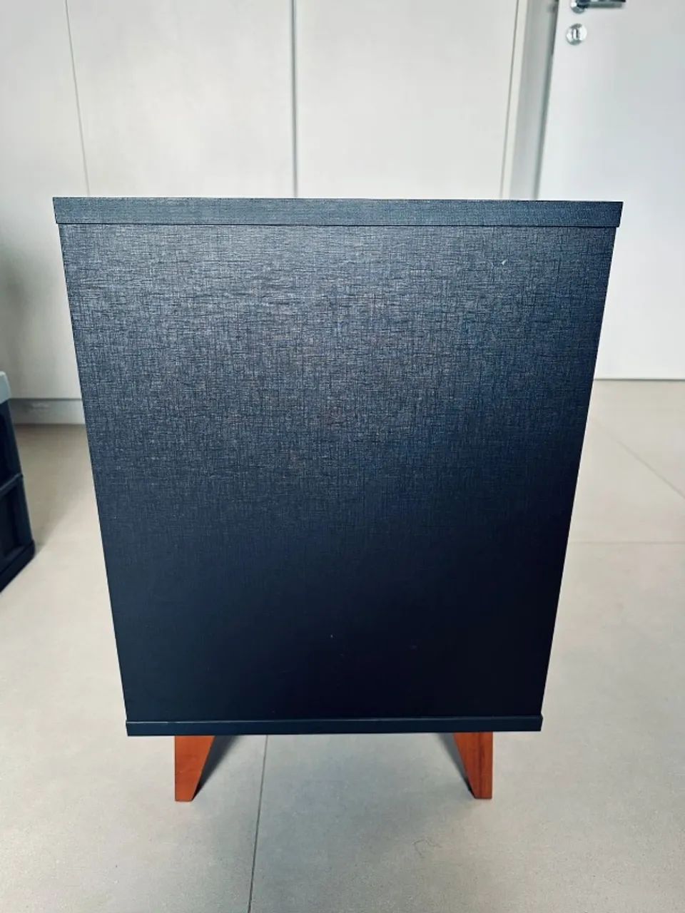 CRIADO MUDO / MESA DE CABECEIRA COM 1 GAVETA E NICHO  - Foto 3