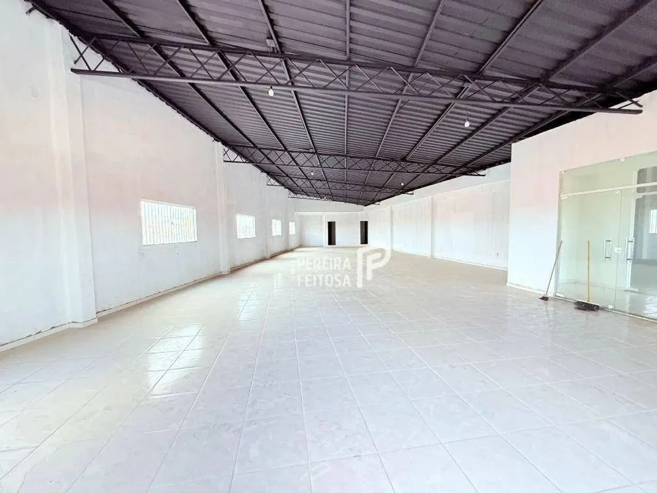 Ponto para alugar, 224 m² por R$ 7.000,00/mês - Bequimão - São Luís/MA