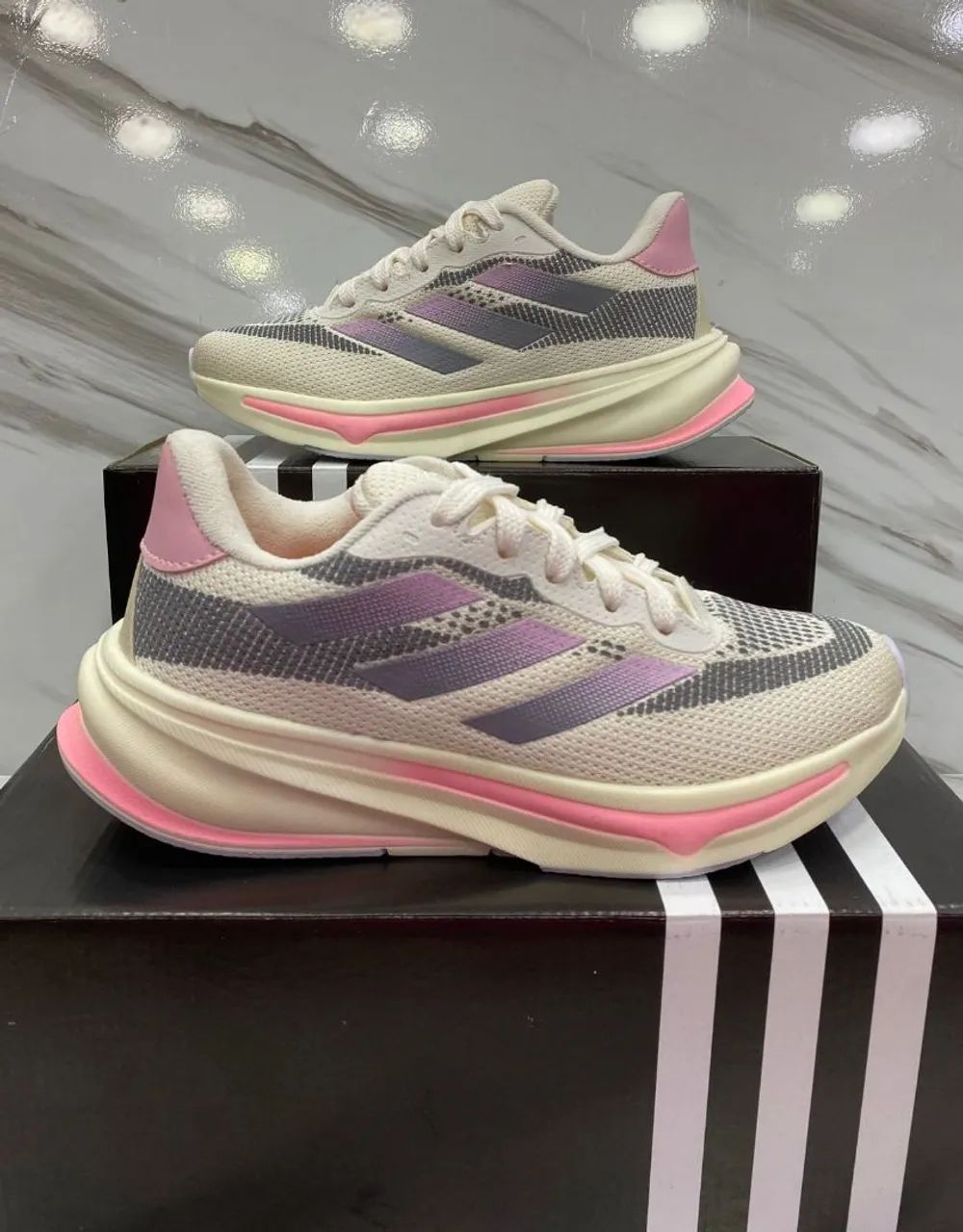 Adidas - esportivo 