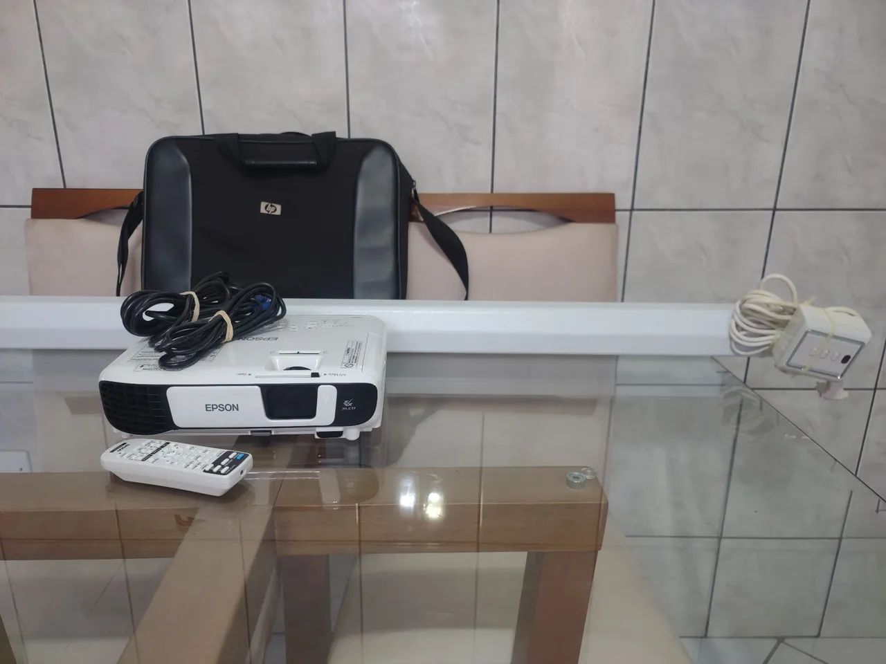 Projetor EPSON PowerLite X41+ Tela elétrica de projeção - Foto 3