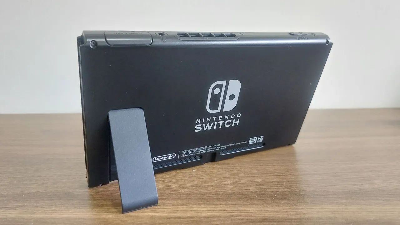 Nintendo Switch (HAC-001) - Consoles de Vídeo Game - Asa Norte