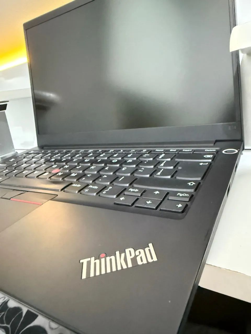 Notebook Lenovo ThinkPad Ryzen 5, C/ placa gráfica dedicada. - Foto 4
