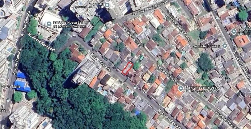 Terreno à venda no bairro Agronômica, em Florianópolis/SC.
