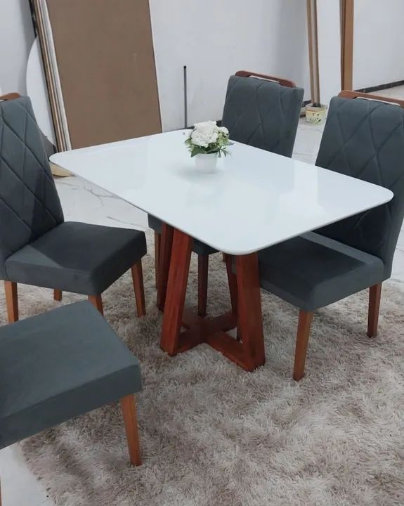Mesa 4 Cadeiras 100% Madeira  E.N.T.R.E.G.A G.R.A.T.I.S (Nova)