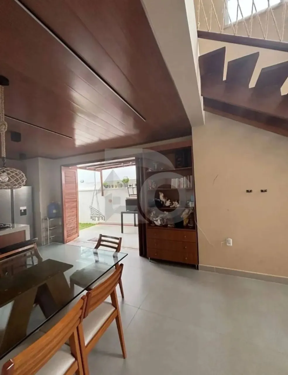 Casa no Condomínio Quintas da Barra com 3 Quartos, Varanda, Garagem e Lazer.