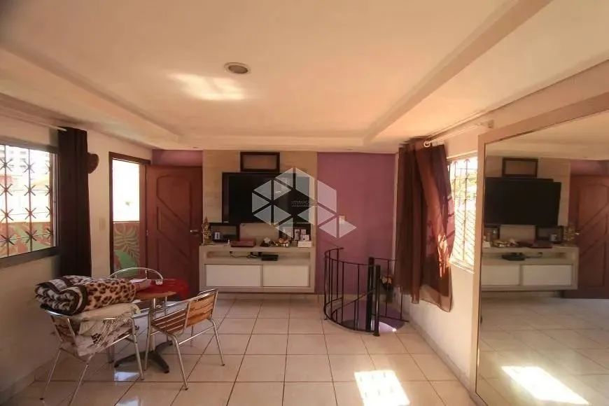 Casa com três dormitórios no bairro Saco dos Limões, Florianópolis