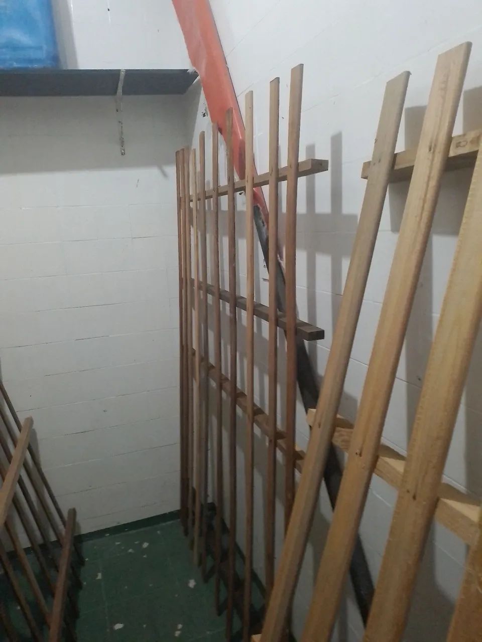 Lastro pra cama de casal e  cama de solteiro. 