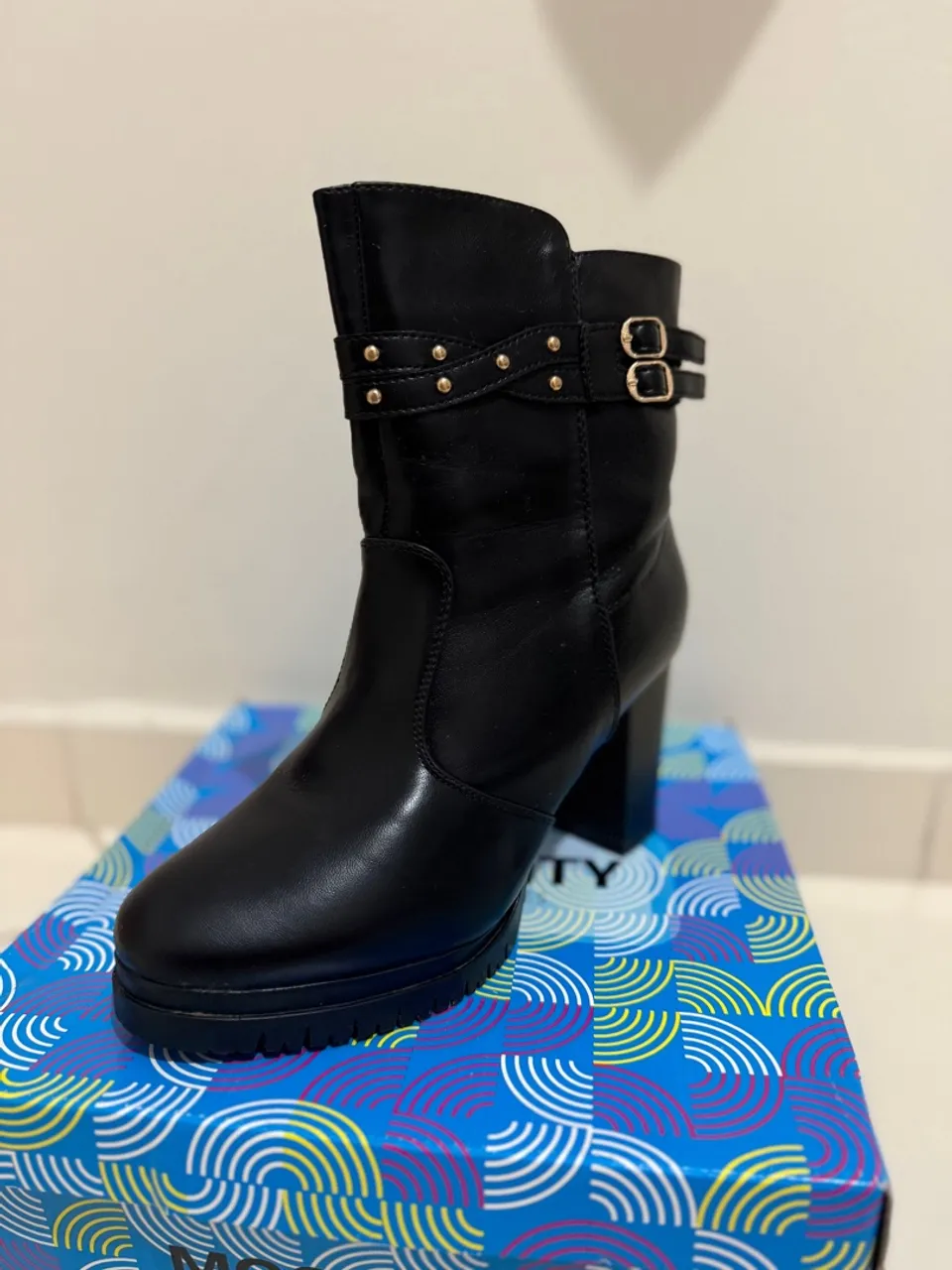 Bota mooncity Feminina Preta