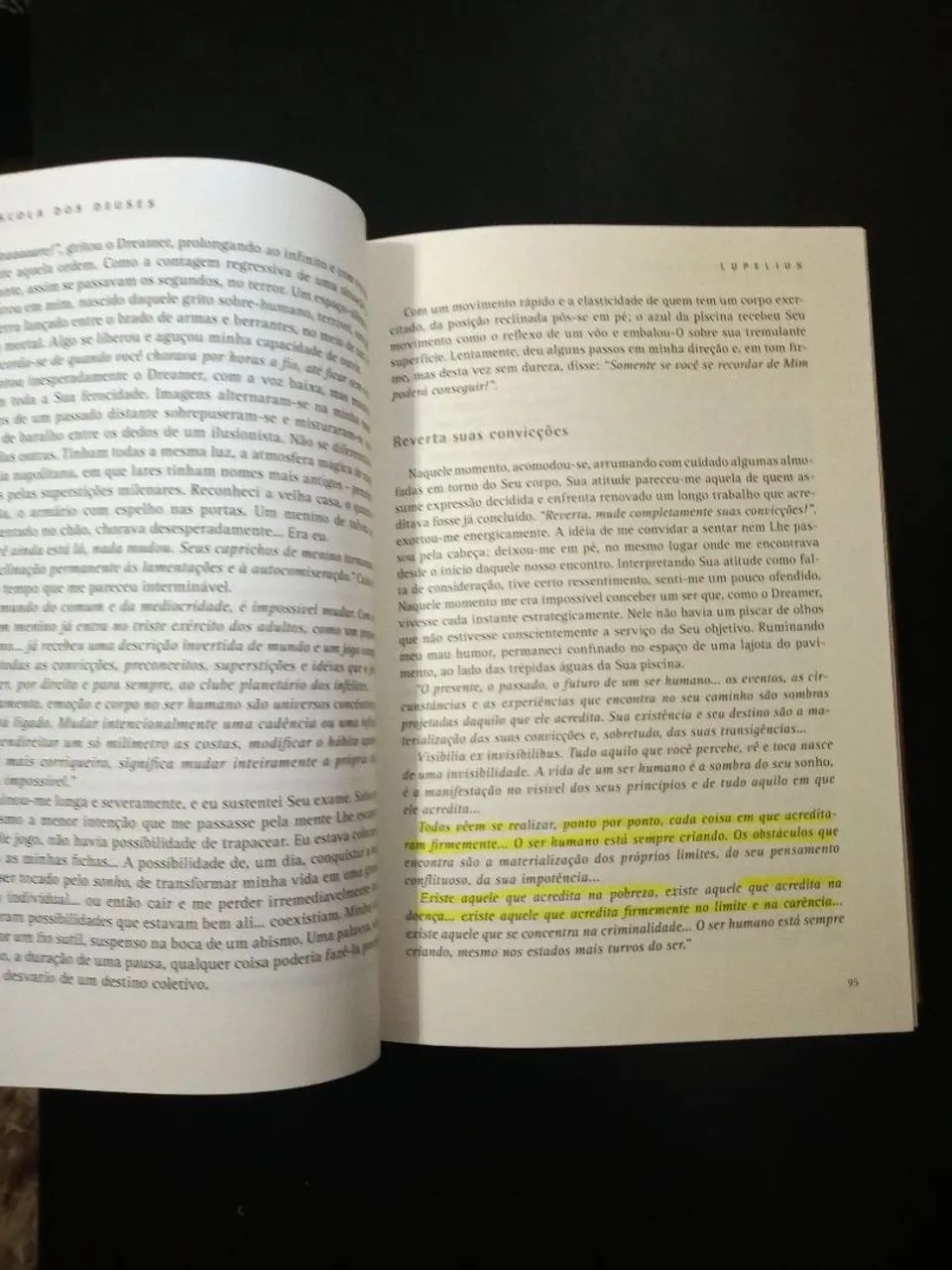 A Escola dos Deuses - Capa Dura - Foto 2