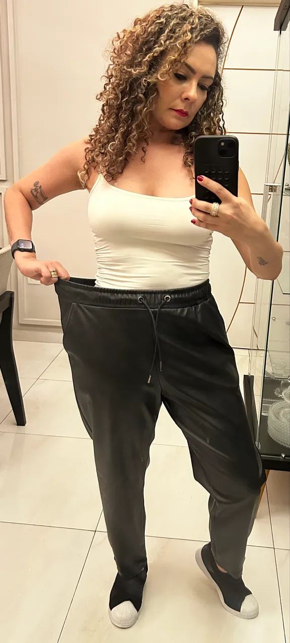 Calça em courino. Tamanho: 40 - Foto 4