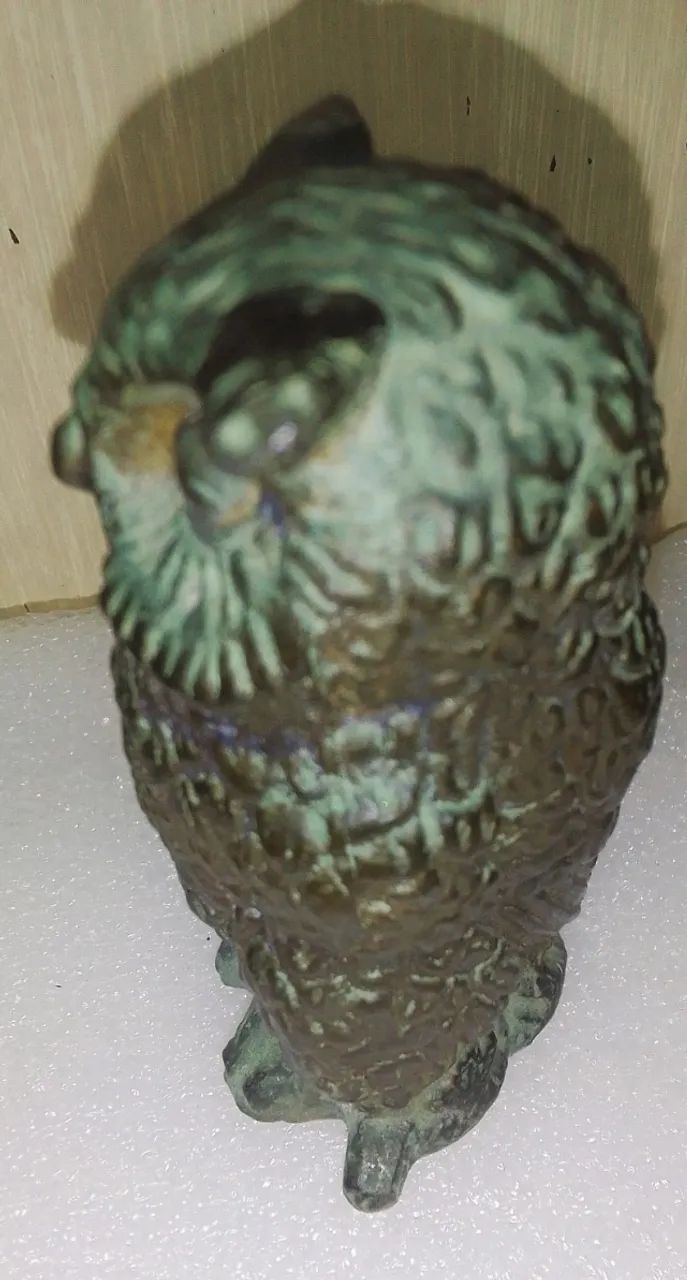 Antiga Escultura Em Metal Cinzelado Representando Coruja Cinzelado - Foto 6