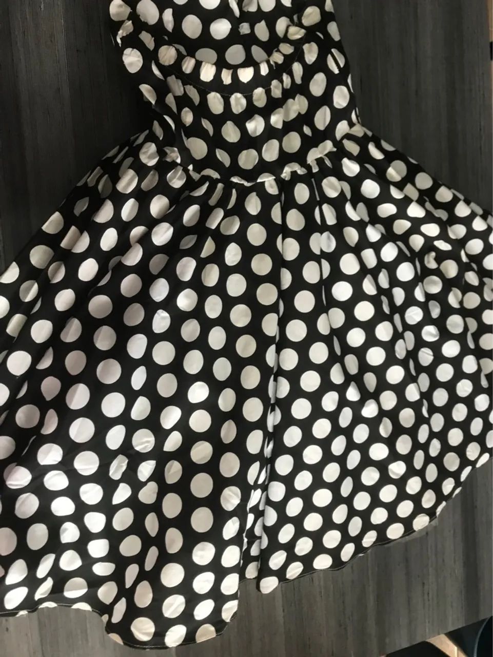 Vestido /fantasia anos 60 tamanho P serve até M pequeno  - Foto 5