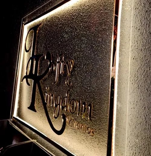 Placa em Acrílico com Logotipo em Acrílico e Iluminação em LED 50cm - Foto 3