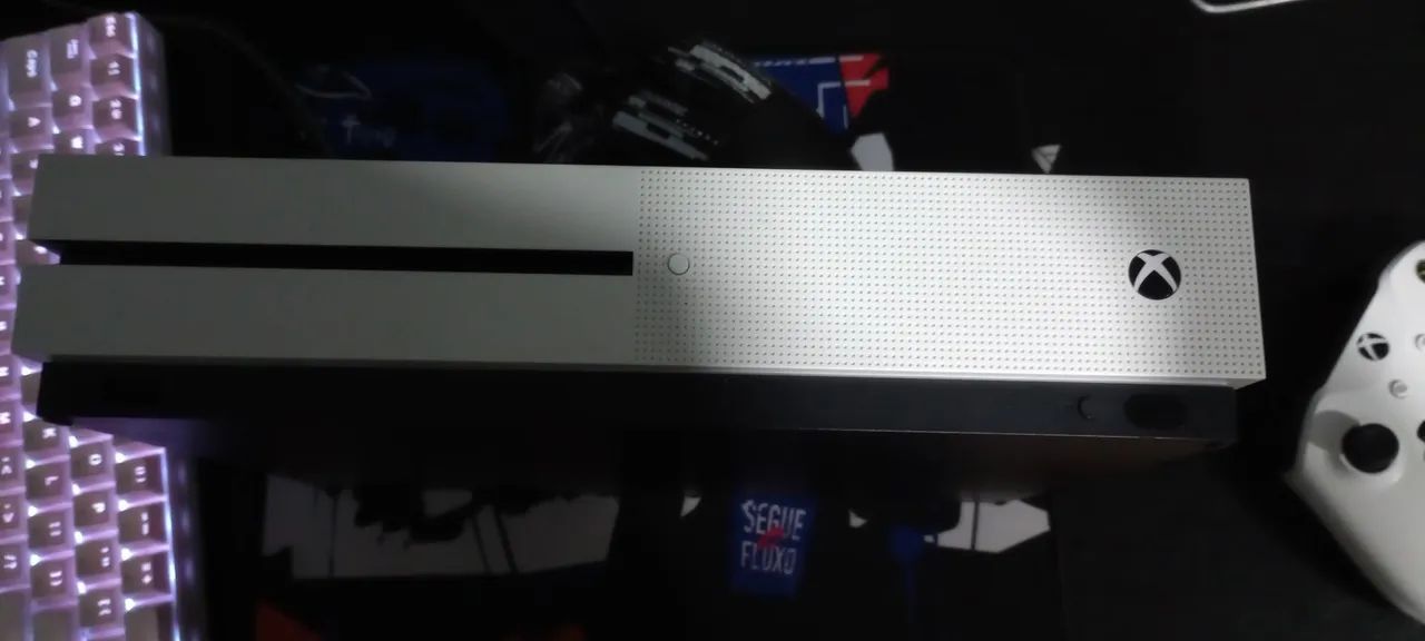 Xbox one s 1 tb de armazenamento + 8 jogos (3 jogos físicos e 5 digital) - Foto 2