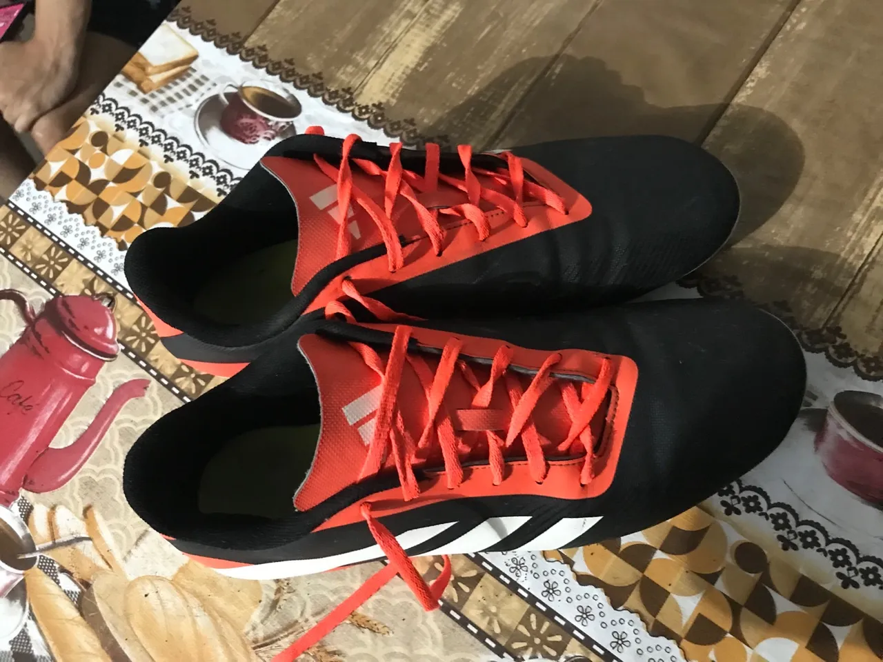 Chuteiras Adidas - Tamanho 42