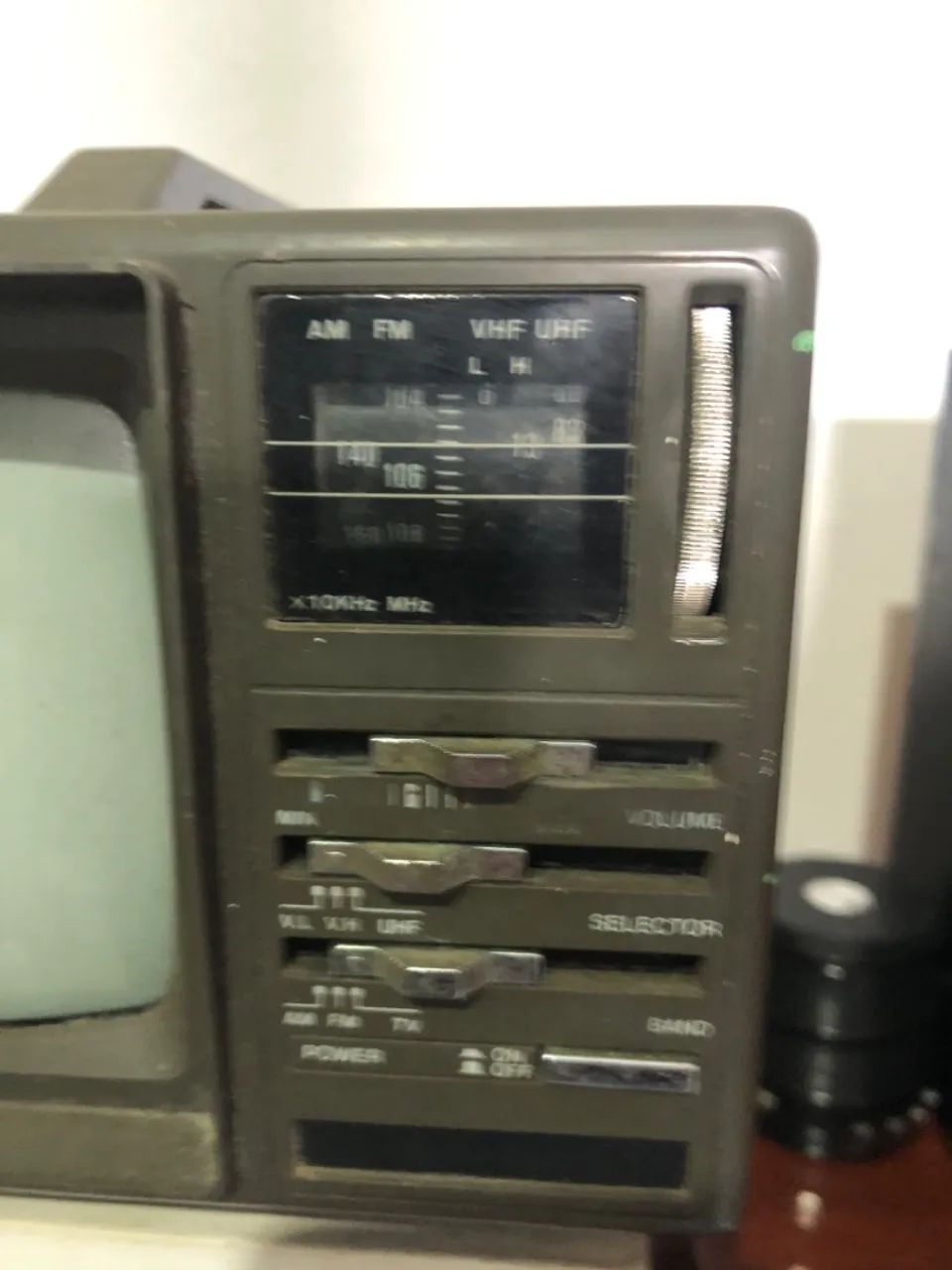 Rádio Tv antiga  - Foto 2