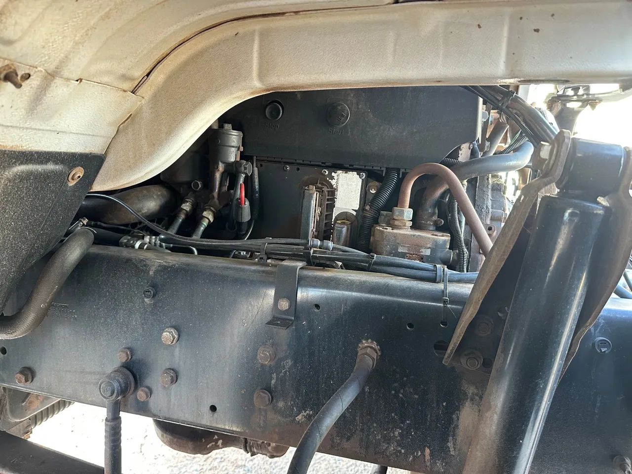 Caminhão Mercedes-Benz 1718 -6x2 TRUCK mecanismo operacional no documento   - Foto 3