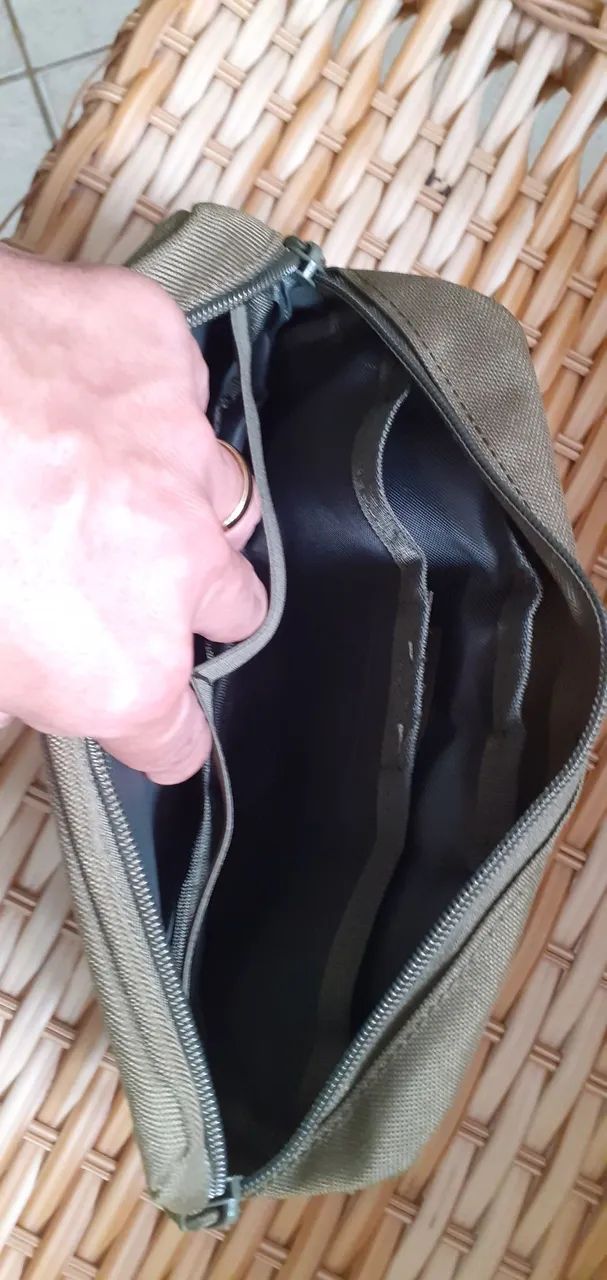 Soft pouch64314696833666124